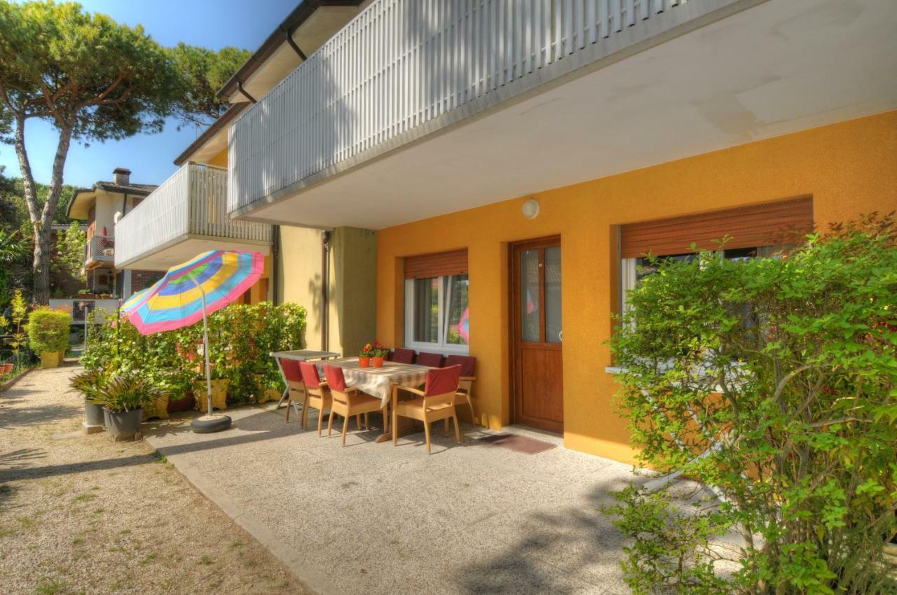 Residence Villa Laura Lignano Sabbiadoro Buitenkant foto