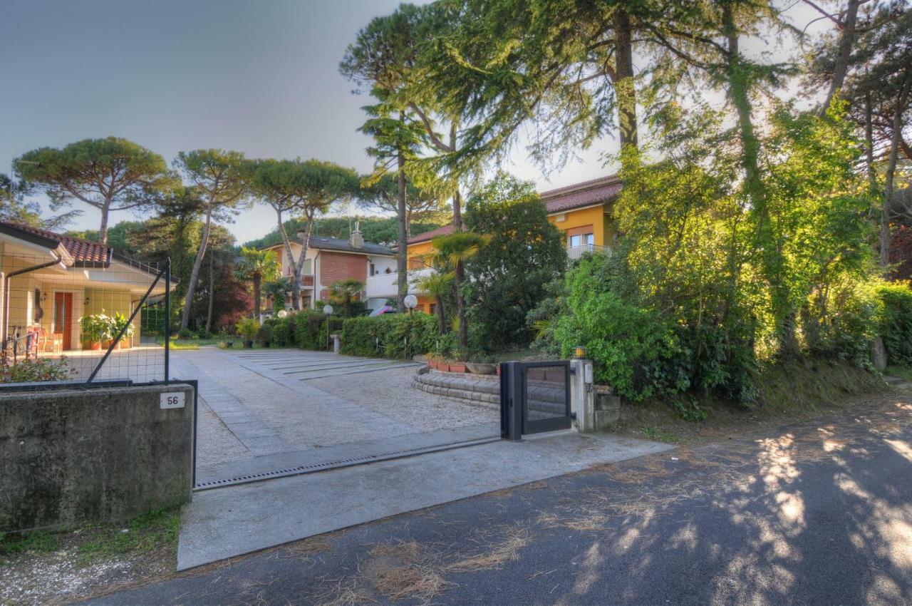 Residence Villa Laura Lignano Sabbiadoro Buitenkant foto