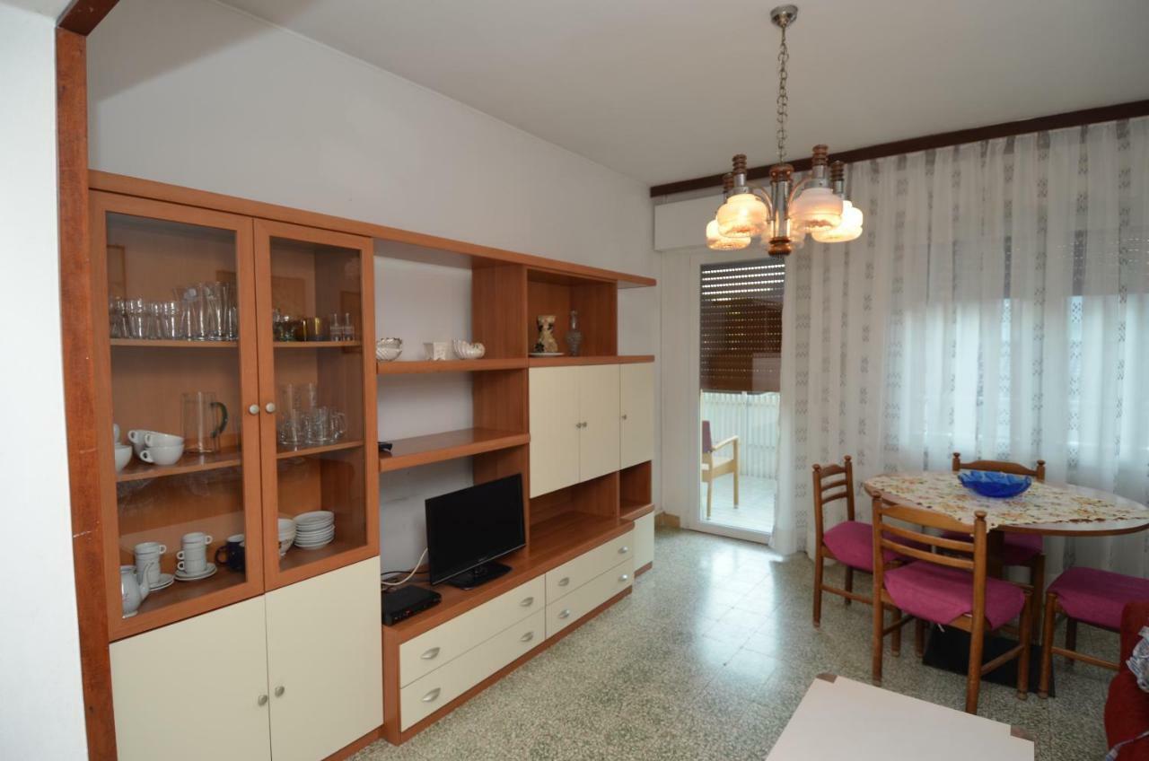 Residence Villa Laura Lignano Sabbiadoro Buitenkant foto