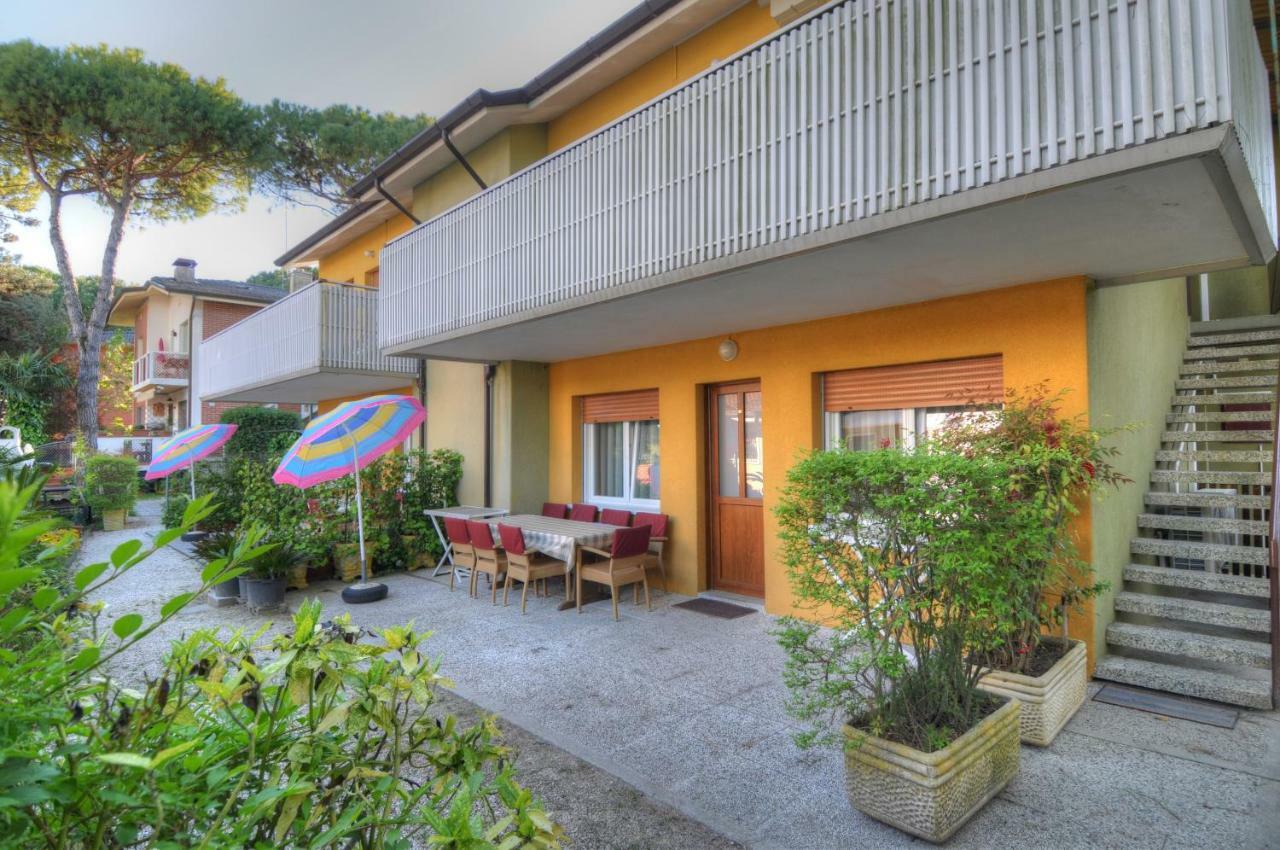 Residence Villa Laura Lignano Sabbiadoro Buitenkant foto