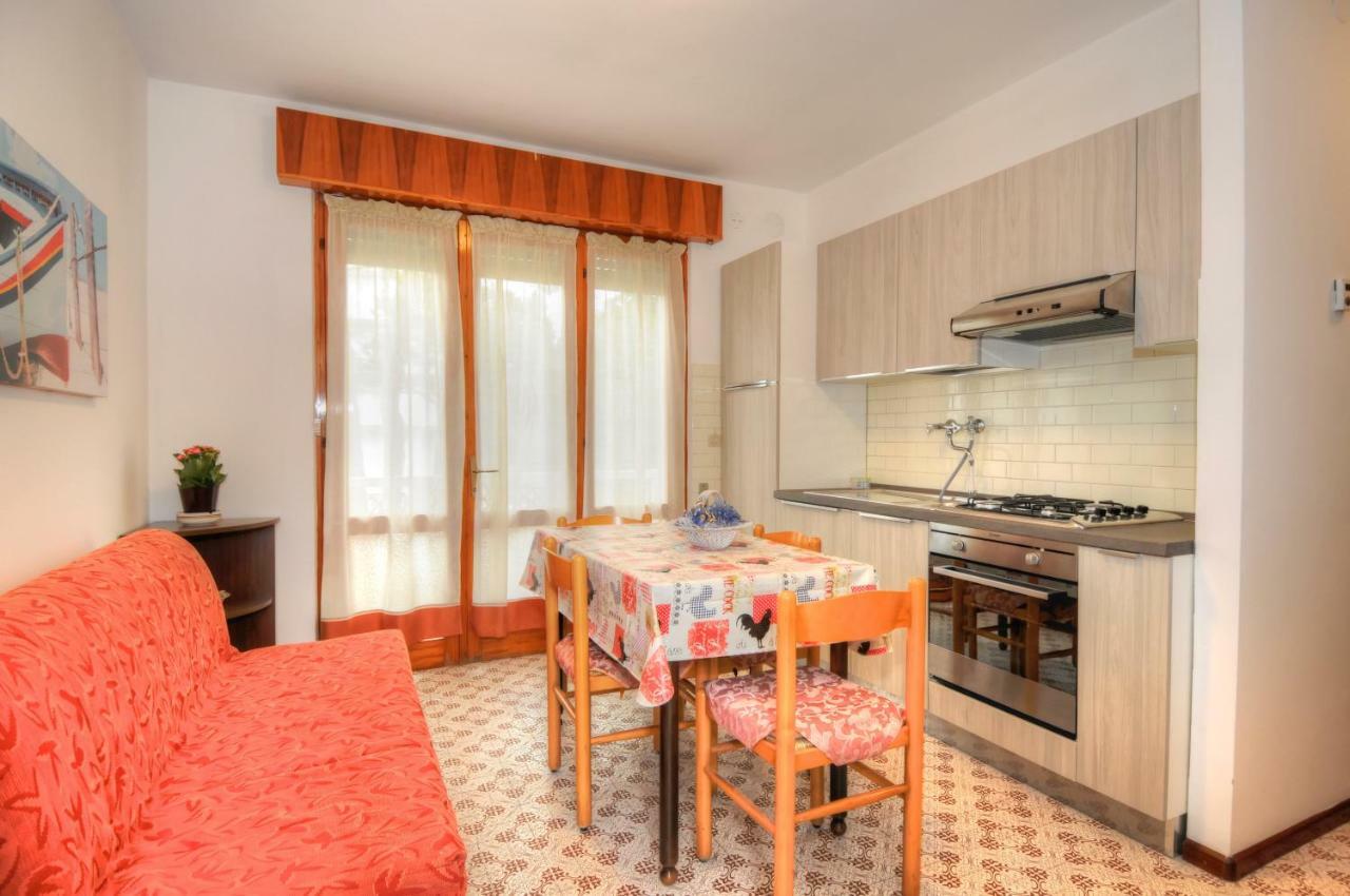 Residence Villa Laura Lignano Sabbiadoro Buitenkant foto