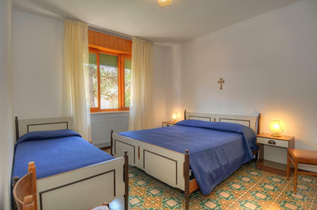 Residence Villa Laura Lignano Sabbiadoro Buitenkant foto