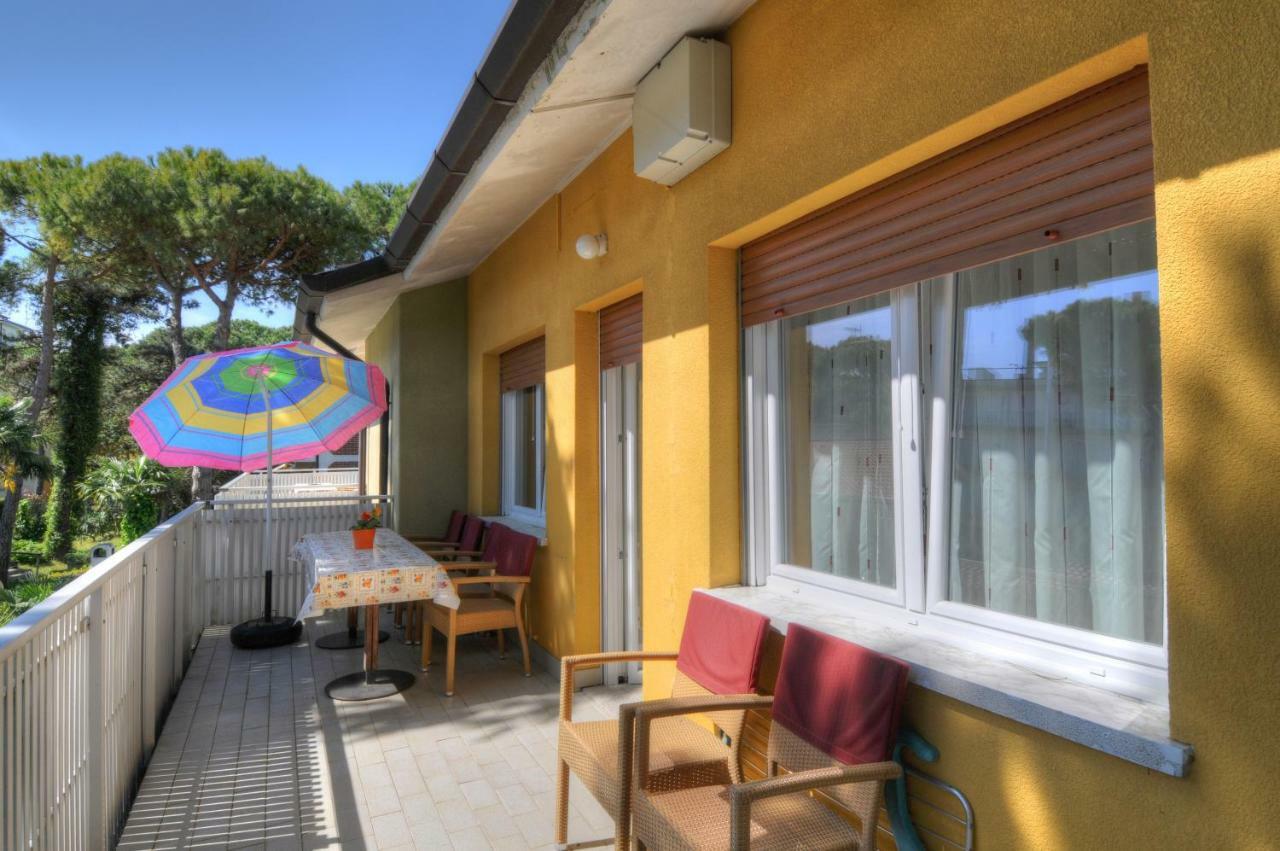 Residence Villa Laura Lignano Sabbiadoro Buitenkant foto