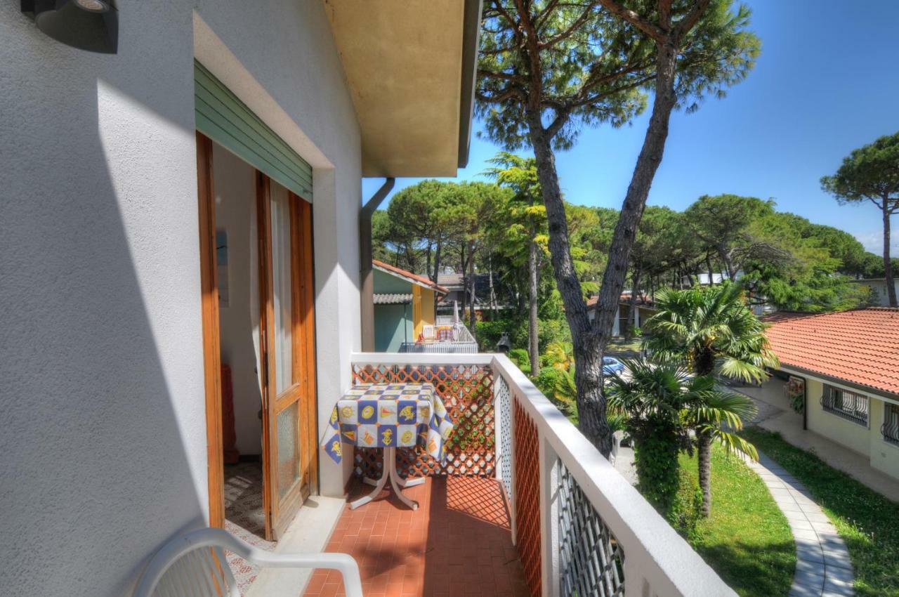 Residence Villa Laura Lignano Sabbiadoro Buitenkant foto